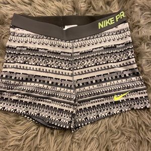 Women’s Nike Pros